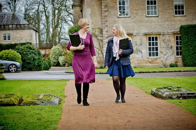 Should my venue work with independent wedding planners