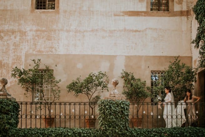 Tuscan style house and bride | Kelly Chandler Consulting